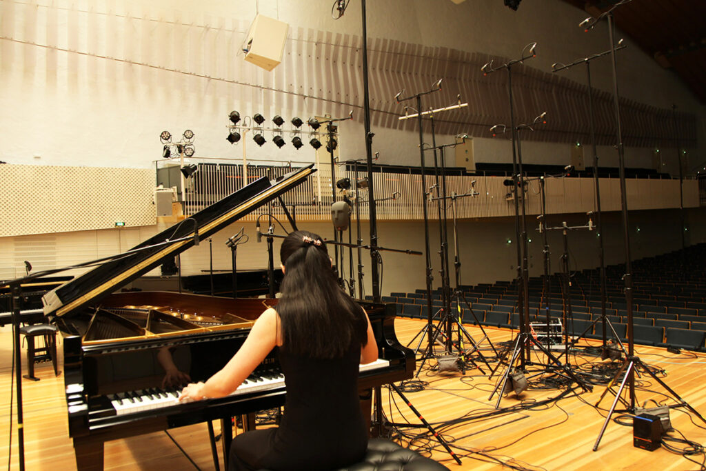 ホールでのグランドピアノ録音