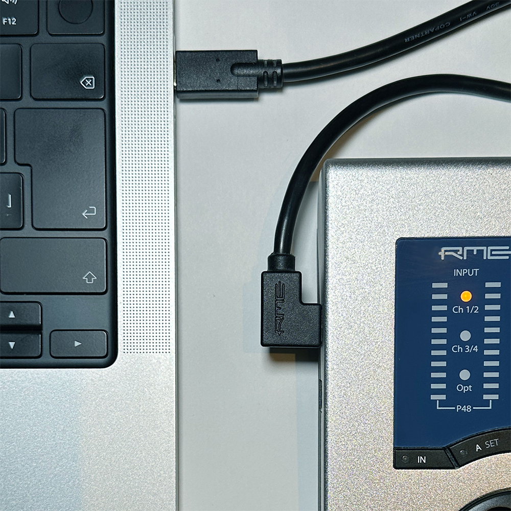 Babyface Pro FSとパソコンを付属のUSBケーブルで接続