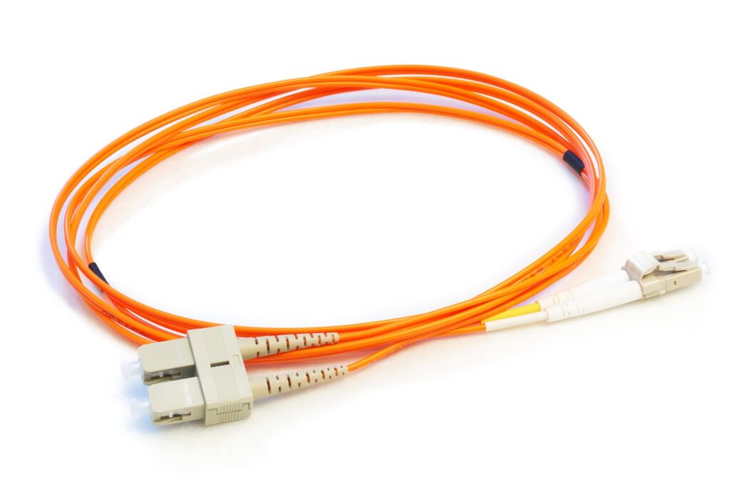 LC-SCマルチモード・オプティカル・ケーブル