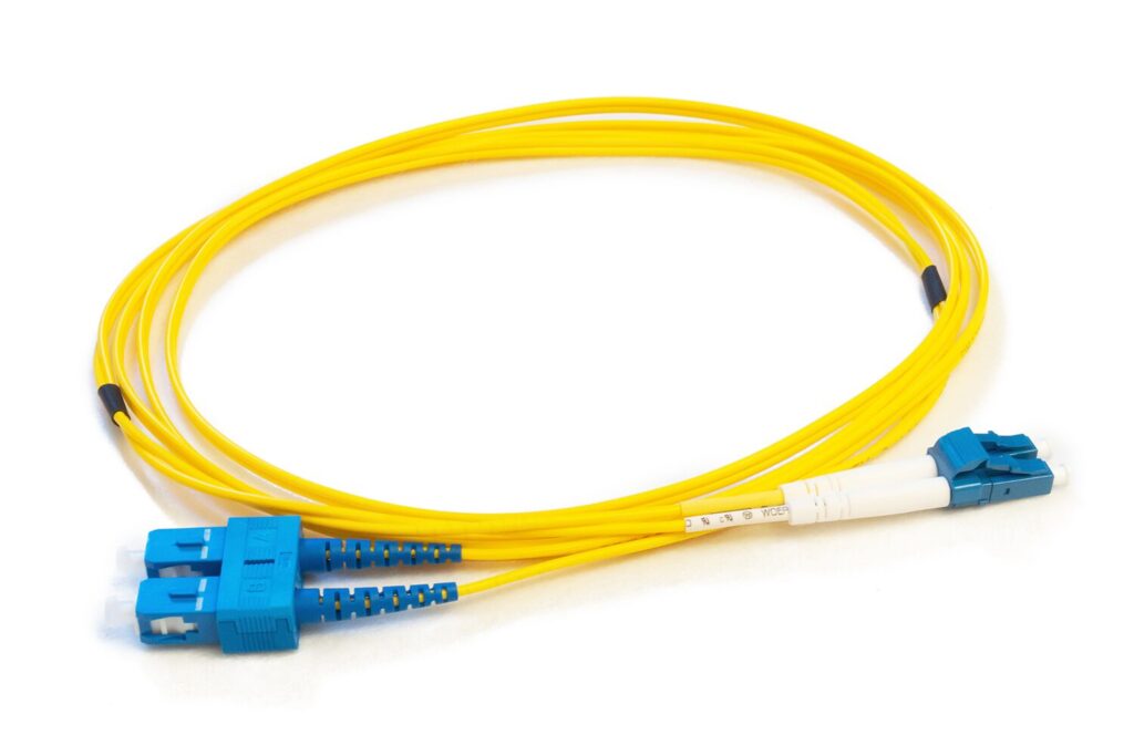 LC-SCシングルモード・オプティカル・ケーブル