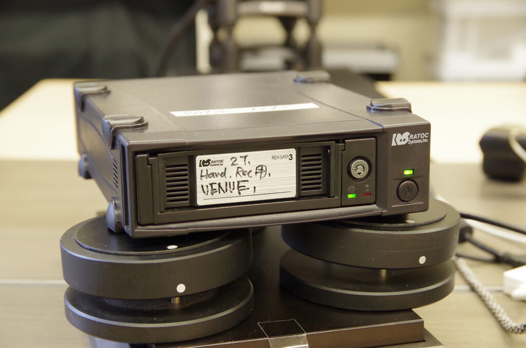 機材の振動対策 機材の振動対策