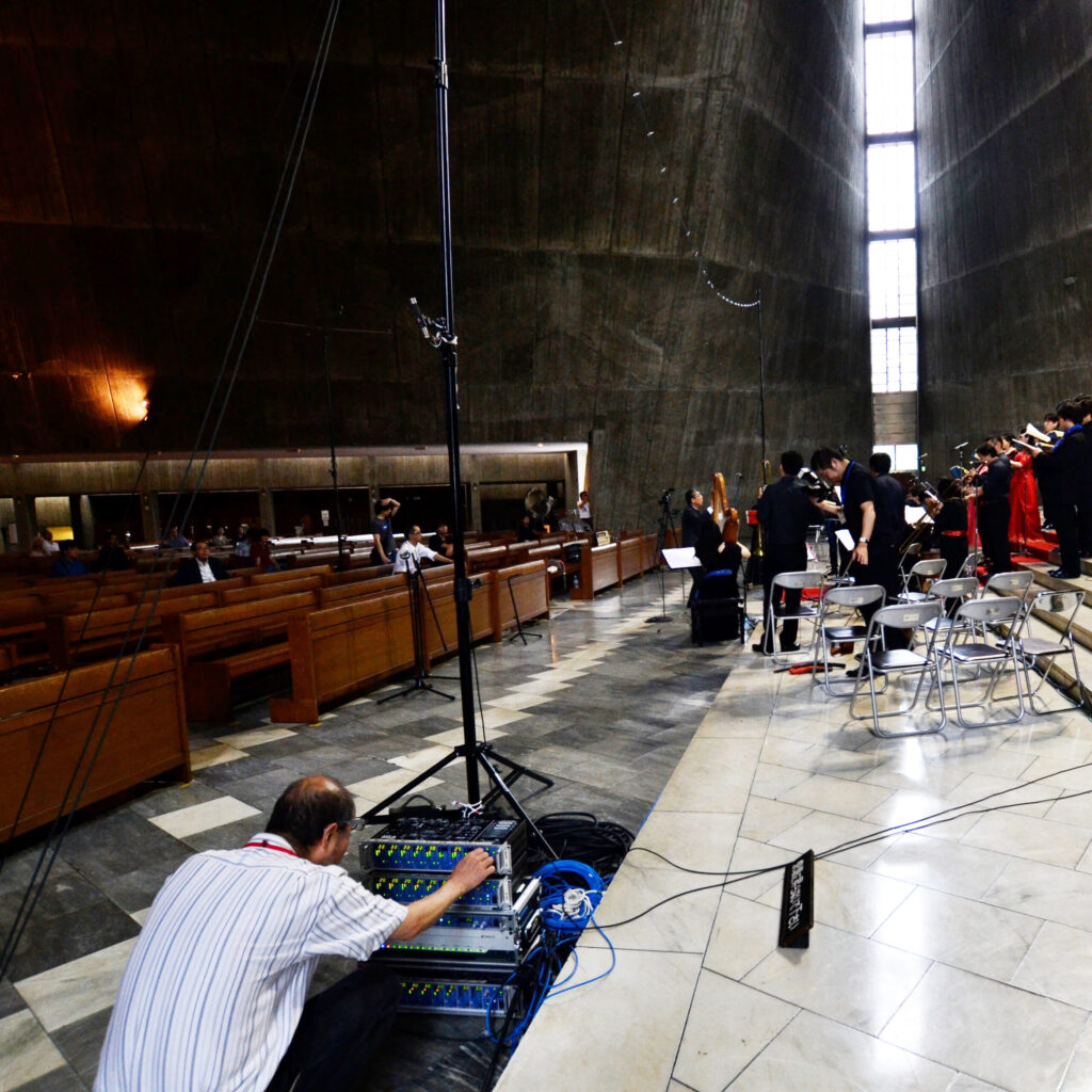 メインマイク用の吊り橋 メインマイク用の吊り橋
