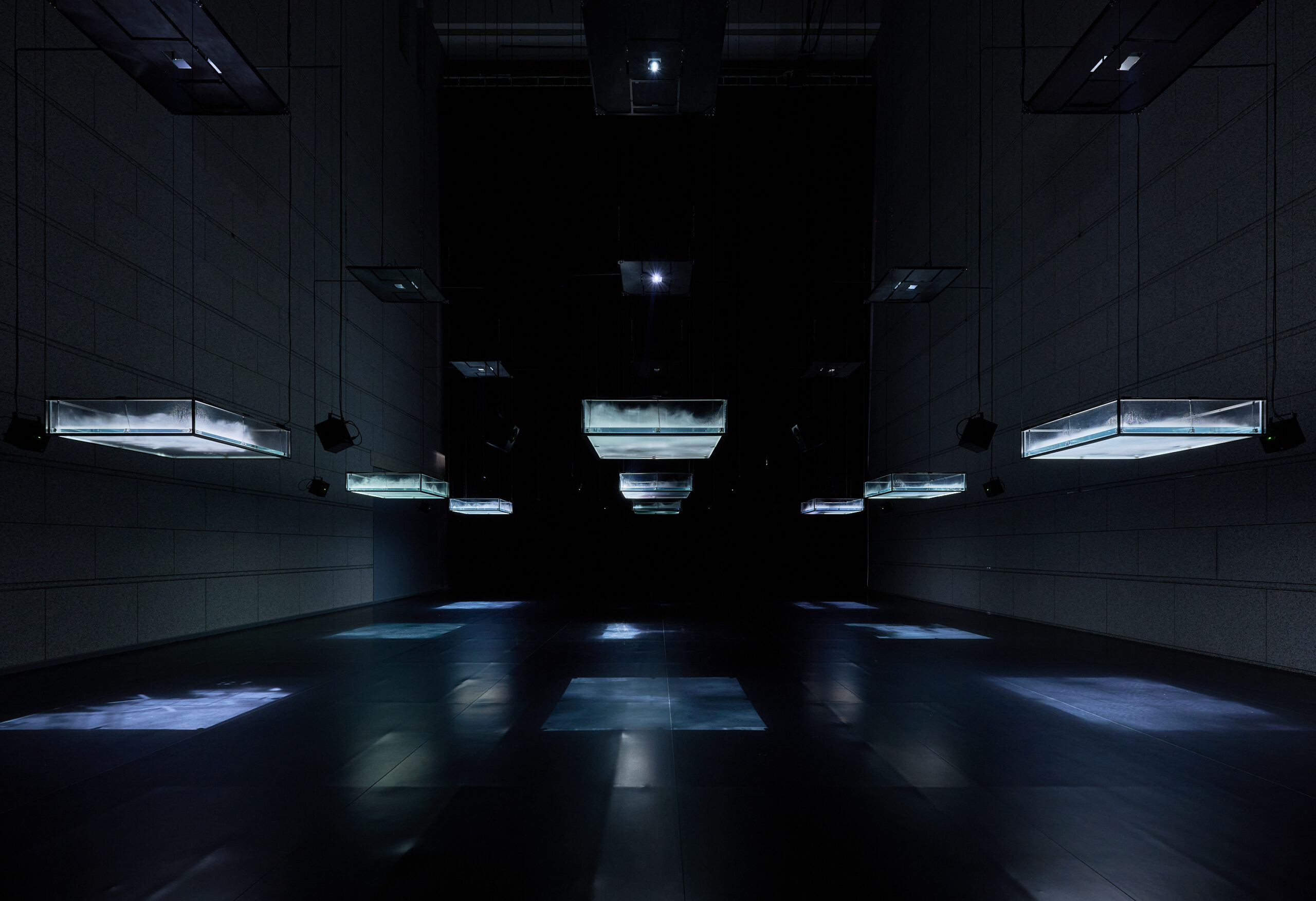 「坂本龍一｜音を視る 時を聴く」～後編～濱哲史氏が語る、インスタレーションにおけるRMEの優位性