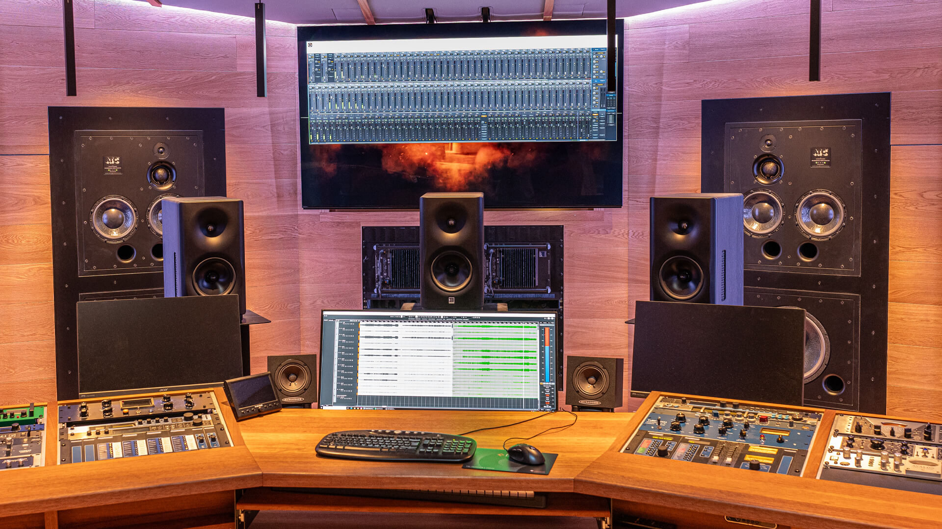 RMEが支えるDolby Atmosの最前線スタジオ「Floor 4 Studio」