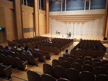 佐藤紀雄氏のソロ演奏による「Nocturne」で始まったレコーディング。