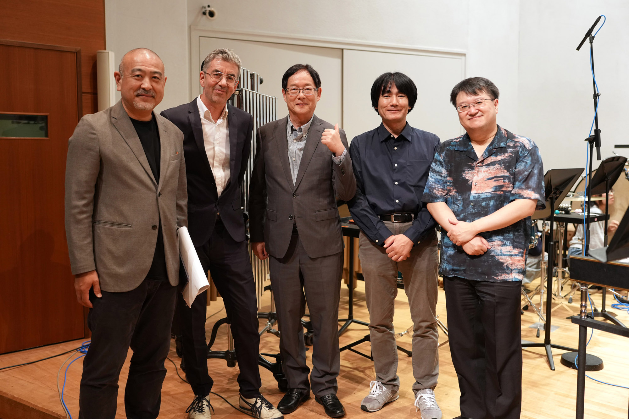 ワークショップの指揮者と共に（写真左から）
遠藤宏幸氏　フローリアン・シュミット氏　竹内雅一氏　長江和哉氏　八木澤教司氏