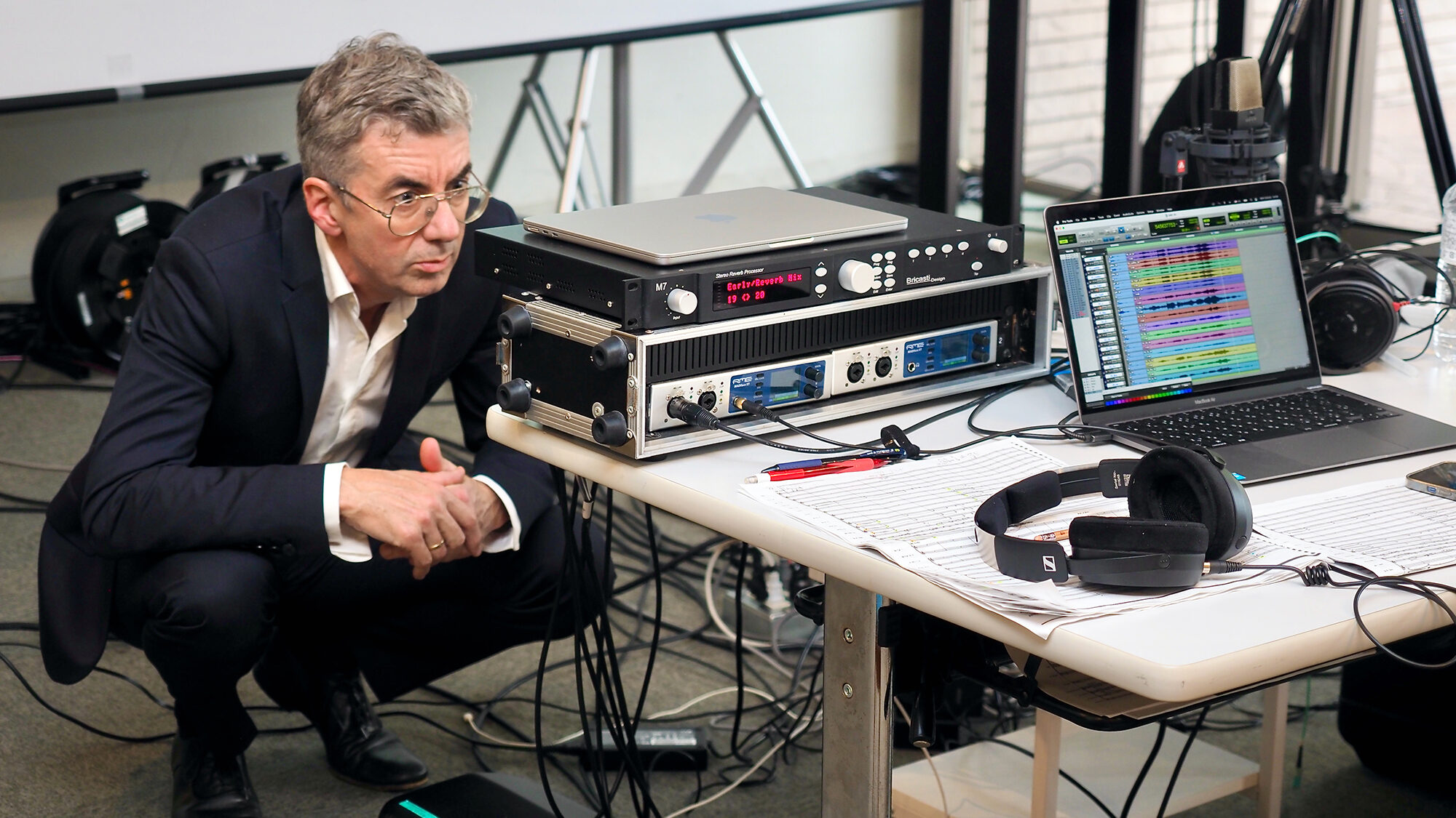 MADIface XTからステレオ/マルチチャンネルモニターへ分岐